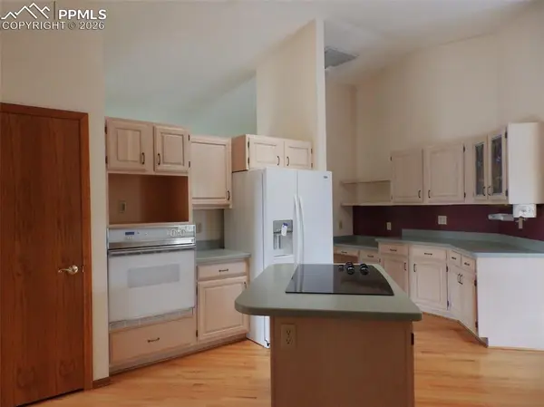 335 S Golfwood PL, Pueblo West, CO 81007