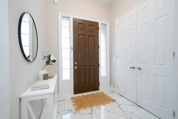 88 Brabin CIR, Whitby, ON L1P 0C1