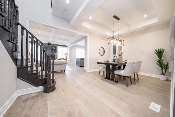 88 Brabin CIR, Whitby, ON L1P 0C1