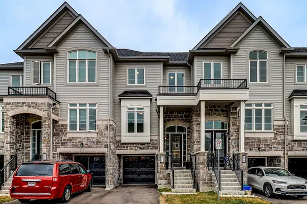 64 Lyall Stokes CIR, East Gwillimbury, ON L0G 1M0