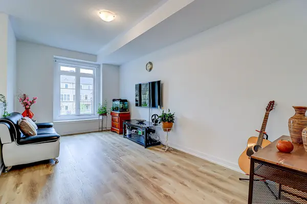 64 Lyall Stokes CIR, East Gwillimbury, ON L0G 1M0