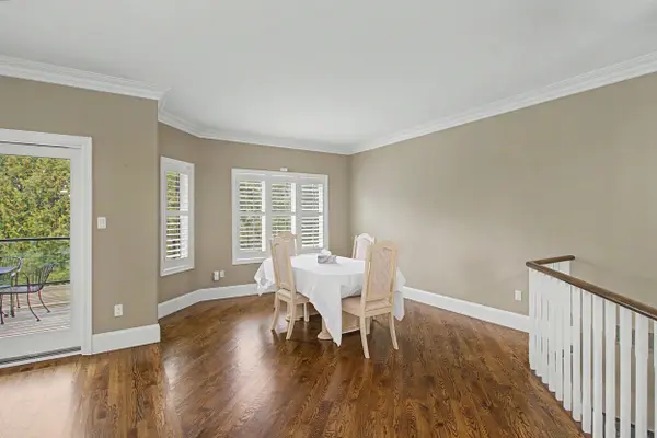 727 Madeline HTS N, Newmarket, ON L3X 2J6