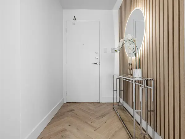 7420 Bathurst ST N #1611, Vaughan, ON L4J 6X4