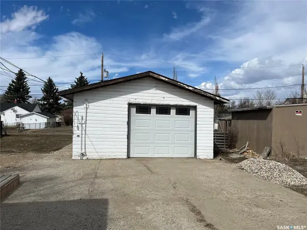219 1st AVENUE, Gravelbourg, SK S0H 1X0