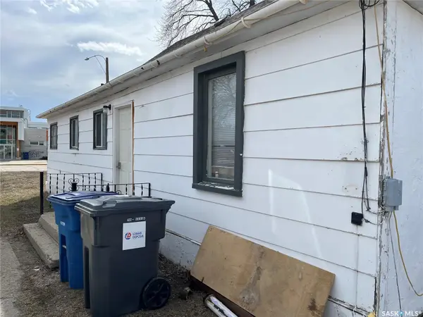 219 1st AVENUE, Gravelbourg, SK S0H 1X0