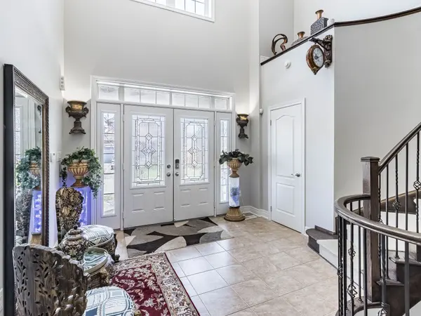 2340 Thruxton DR, Oakville, ON L6H 0C5