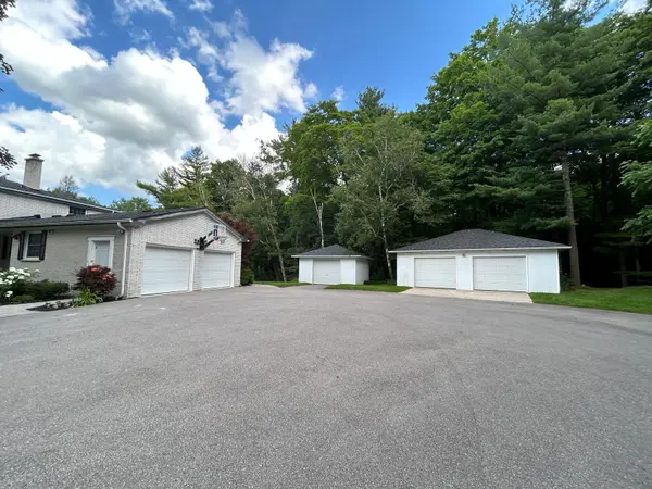 62 Gibson Lake DR, Caledon, ON L7E 4B2
