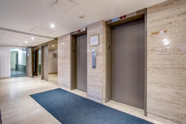 23 Woodlawn RD E #205, Guelph, ON N1H 7G6