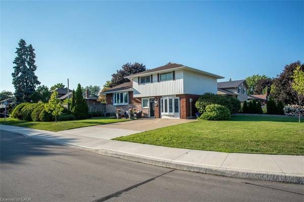 178 Delmar DR, Hamilton, ON L9C 1J9