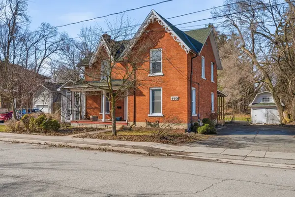 122 West ST W, Greater Napanee, ON K7R 2P4