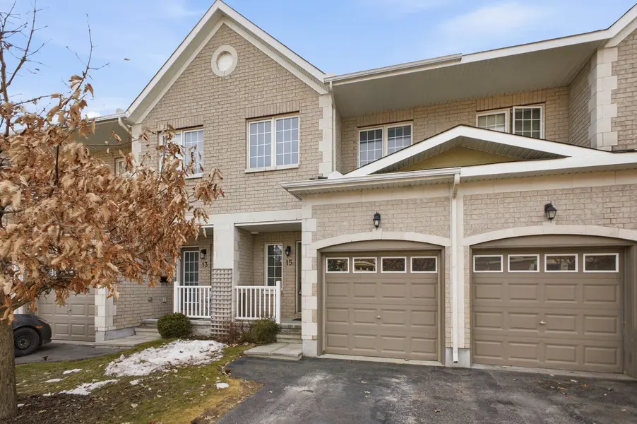 15 Dundalk Private, Barrhaven, ON K2J 0J5
