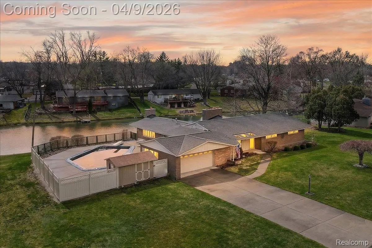 3955 Cambrook LN, Waterford Charter Township, MI 48329