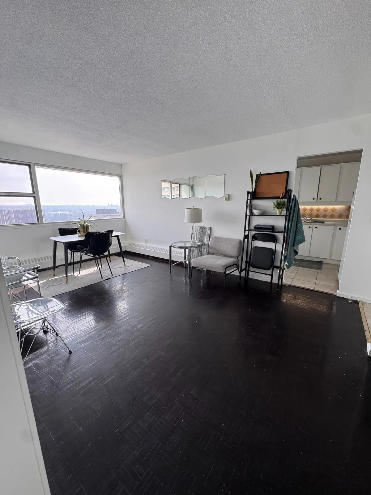 715 Don Mills RD #2405, Toronto C11, ON M3C 1S5