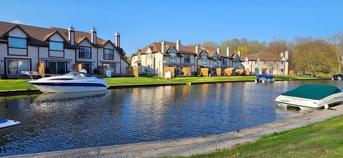 11 Laguna Pkwy #4, Ramara, ON L0K 1B0