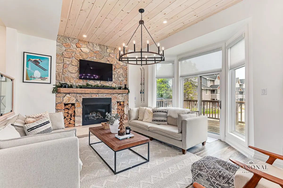 31 Starboard RD, Collingwood, ON L9Y 5C8