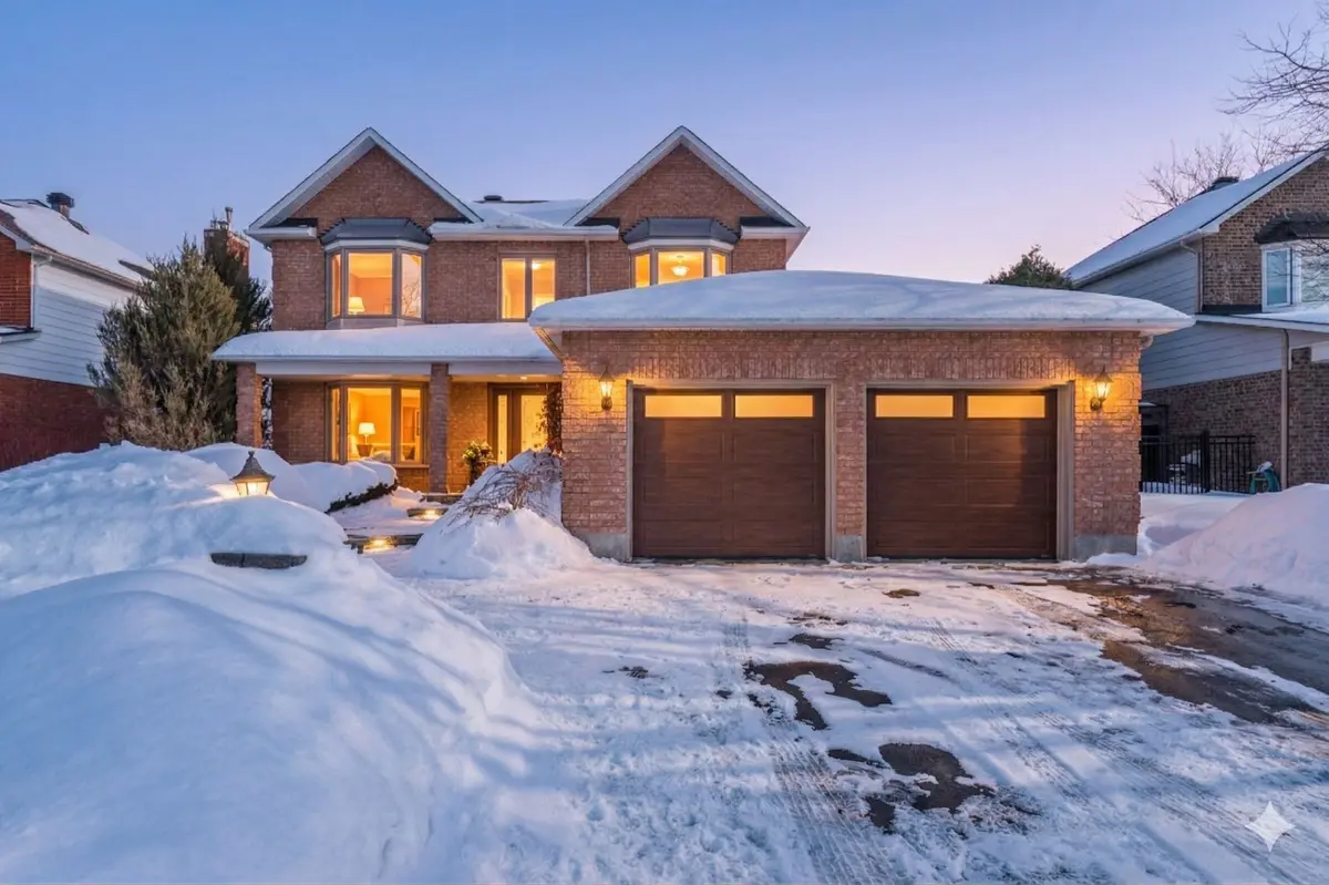 21 SLADE CRES, Kanata, ON K2K 2L1