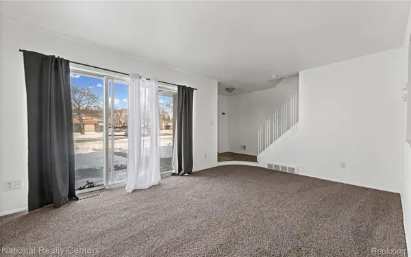 8232 Karam BLVD #1, Warren, MI 48093