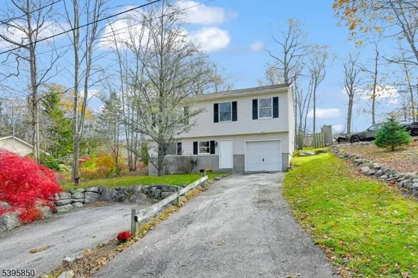 96 Papscoe Rd, West Milford Twp., NJ 07421