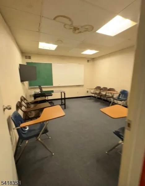 91 Pacific St, Newark City, NJ 07105