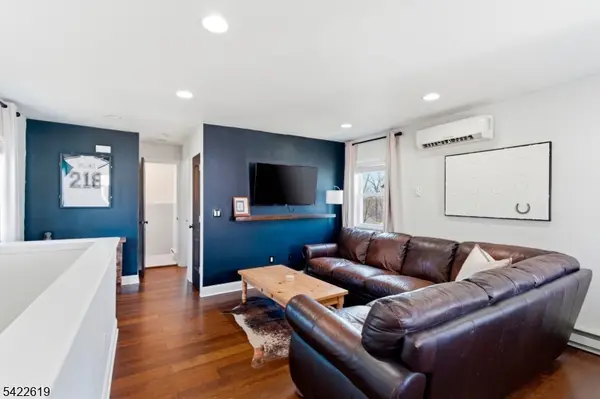 635 Brooklyn Mountain Rd, Hopatcong Boro, NJ 07843