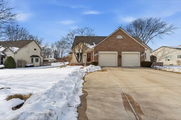 4482 Springbrook DR, Swartz Creek, MI 48473