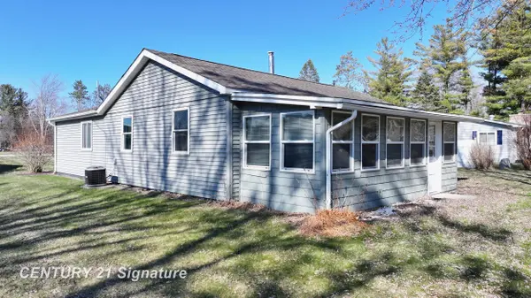 1202 Janice LN, Billings Twp, MI 48612