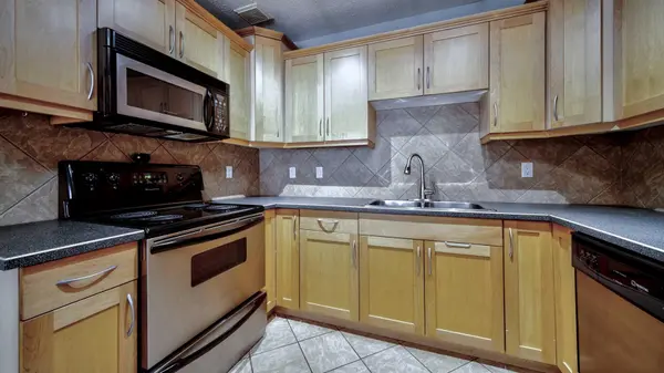 1813 25 AVE SW #22, Calgary, AB T2T 1A4