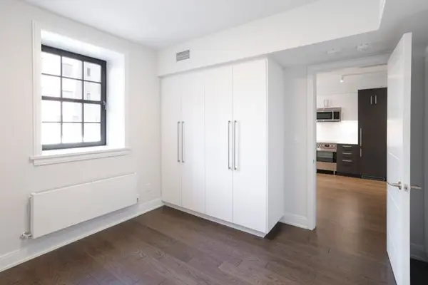 2 Clarendon AVE #119, Toronto C02, ON M4V 1H9