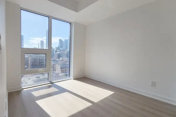 100 Queen ST E #1709, Toronto C08, ON M5C 0B5