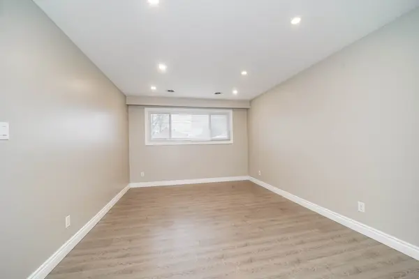 361 Dwight AVE, Oshawa, ON L1J 1K8