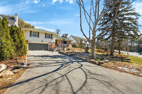 230 Glenwood CRES, Oshawa, ON L1G 3B1