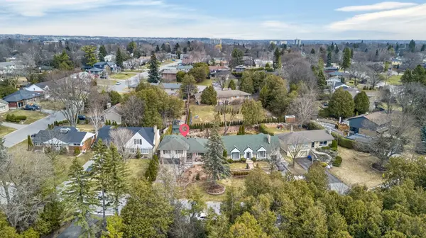 230 Glenwood CRES, Oshawa, ON L1G 3B1