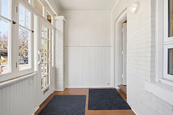 549 Milverton BLVD, Toronto E03, ON M4C 1X6