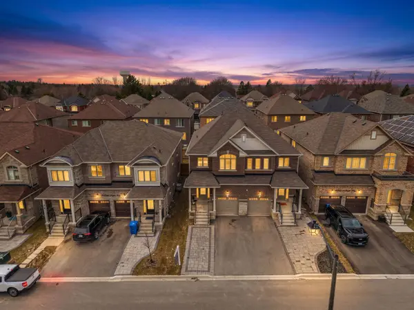 42 Frederick Taylor WAY, East Gwillimbury, ON L0G 1M0