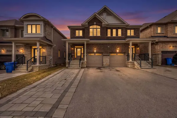 42 Frederick Taylor WAY, East Gwillimbury, ON L0G 1M0