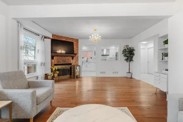 55 Attridge DR, Aurora, ON L4G 6J4