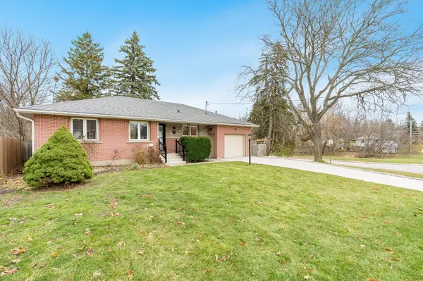 15 Davidson ST, Barrie, ON L4M 3R9