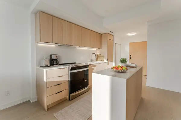 31 Huron ST #421, Collingwood, ON L9Y 5T7