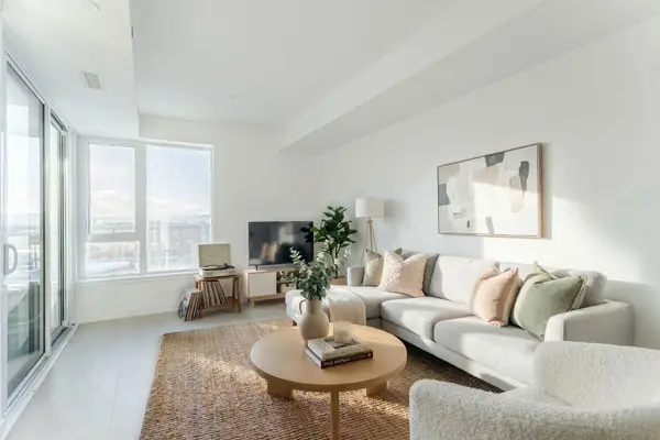 31 Huron ST #421, Collingwood, ON L9Y 5T7