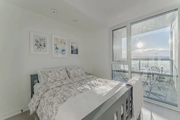 31 Huron ST #421, Collingwood, ON L9Y 5T7