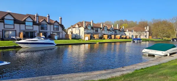 11 Laguna Pkwy #4, Ramara, ON L0K 1B0