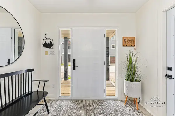 31 Starboard RD, Collingwood, ON L9Y 5C8