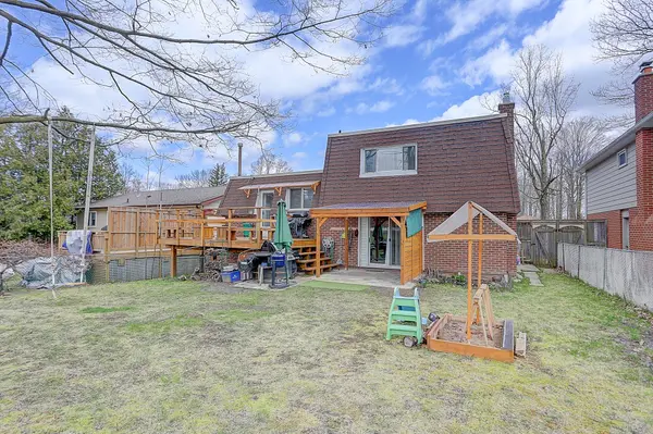 143 Springdale DR, Barrie, ON L4M 4Y1