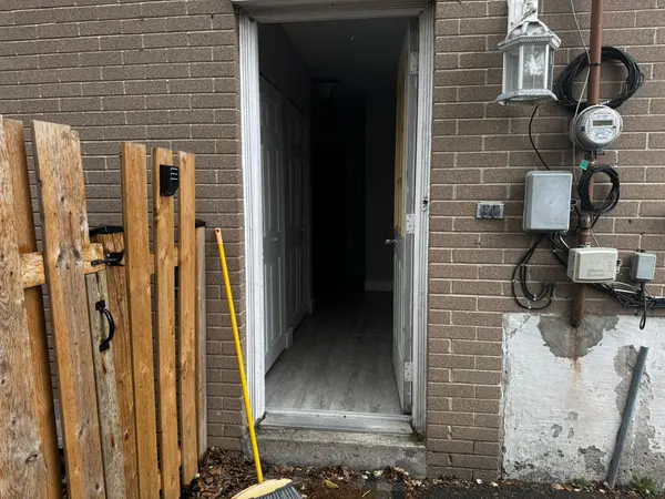 49 Doncaster DR #Basement, Brampton, ON L6T 1S8