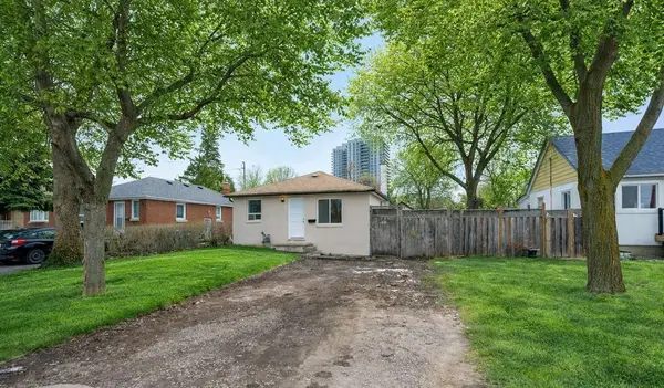 46 McMurchy AVE N, Brampton, ON L6X 1Y1