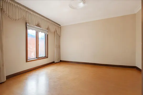 27 Mulholland AVE, Toronto W04, ON M6A 2S1