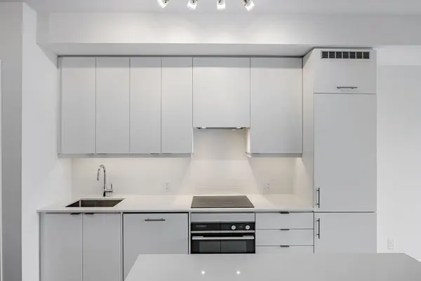 36 Elm DR W #708, Mississauga, ON L5B 1L9