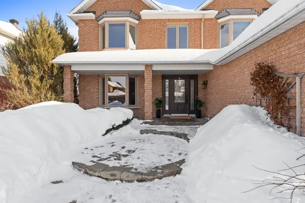 21 SLADE CRES, Kanata, ON K2K 2L1