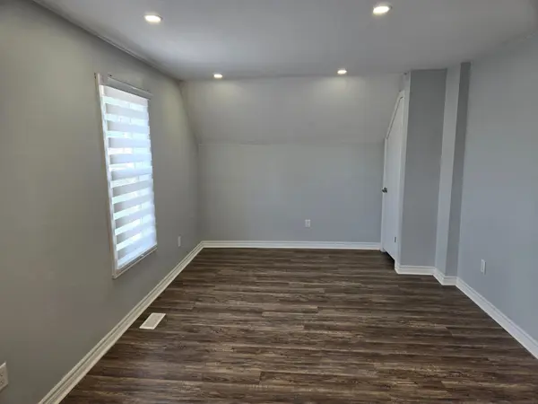 8 Beverley ST #2, St. Thomas, ON N5P 1S6