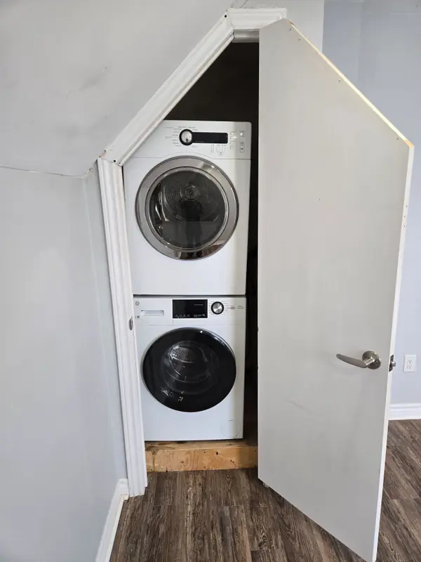 8 Beverley ST #2, St. Thomas, ON N5P 1S6